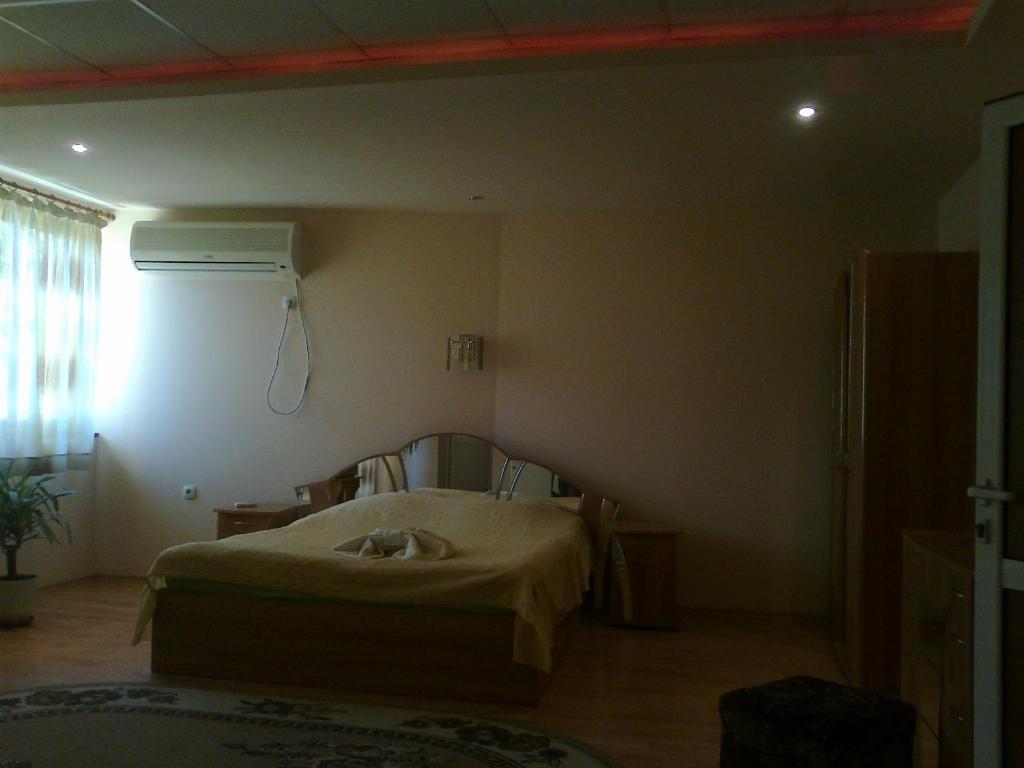 Hotel Rade 2 Vratsa Oda fotoğraf